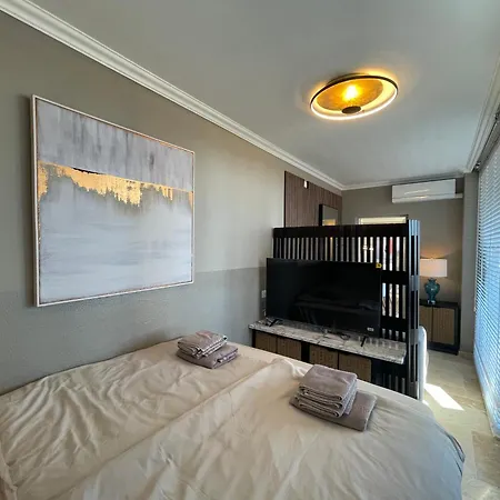 Deluxe Sunrise Sky Terrasse 2 Bedroom Design & Fantastic View Тосколано-Мадерно