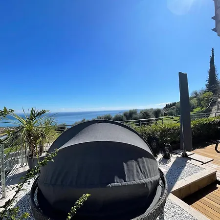 Deluxe Sunrise Sky Terrasse 2 Bedroom Design & Fantastic View Апартаменты *